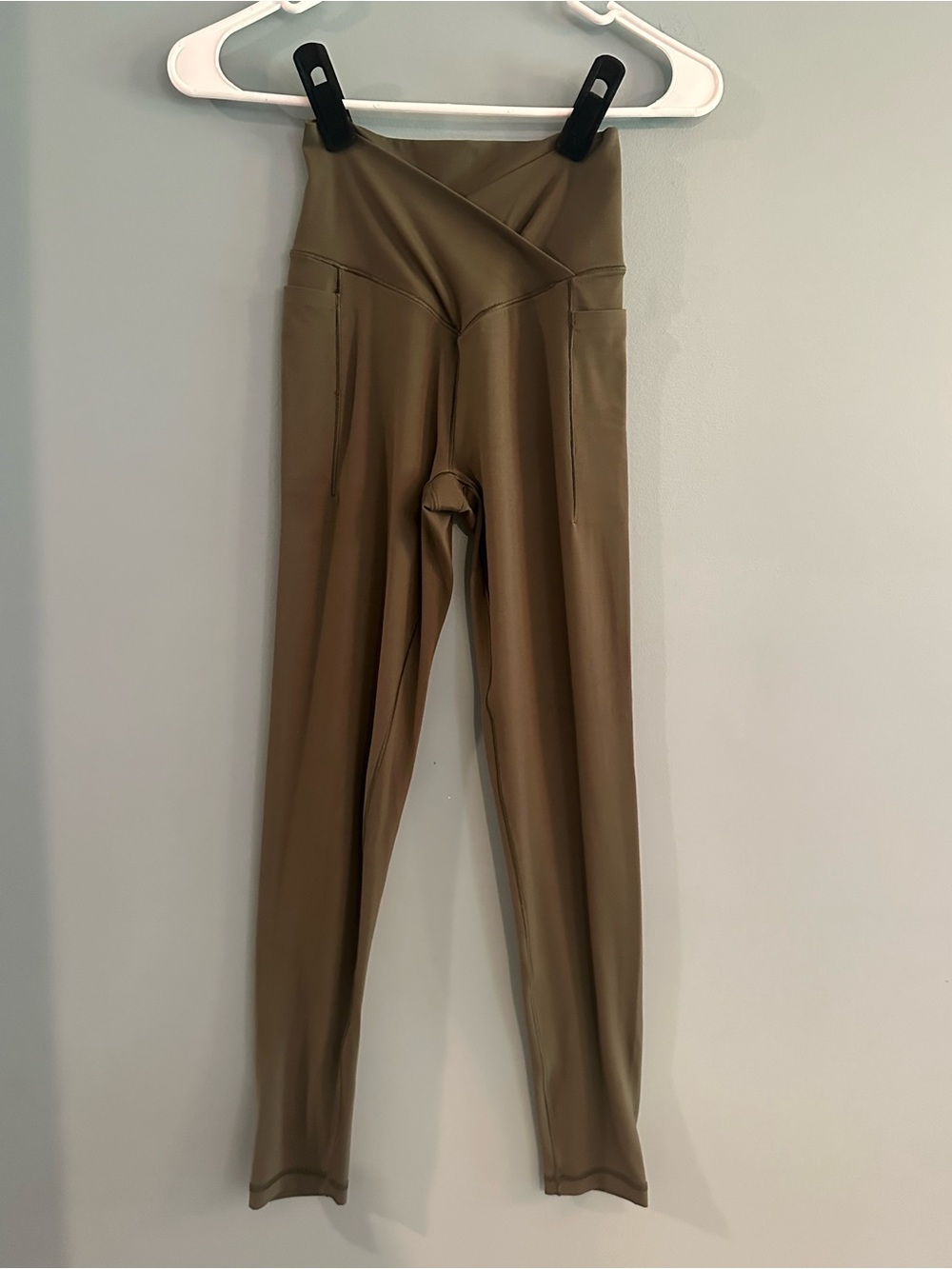 aerie Olive Crossover Waist High-Rise Leggings